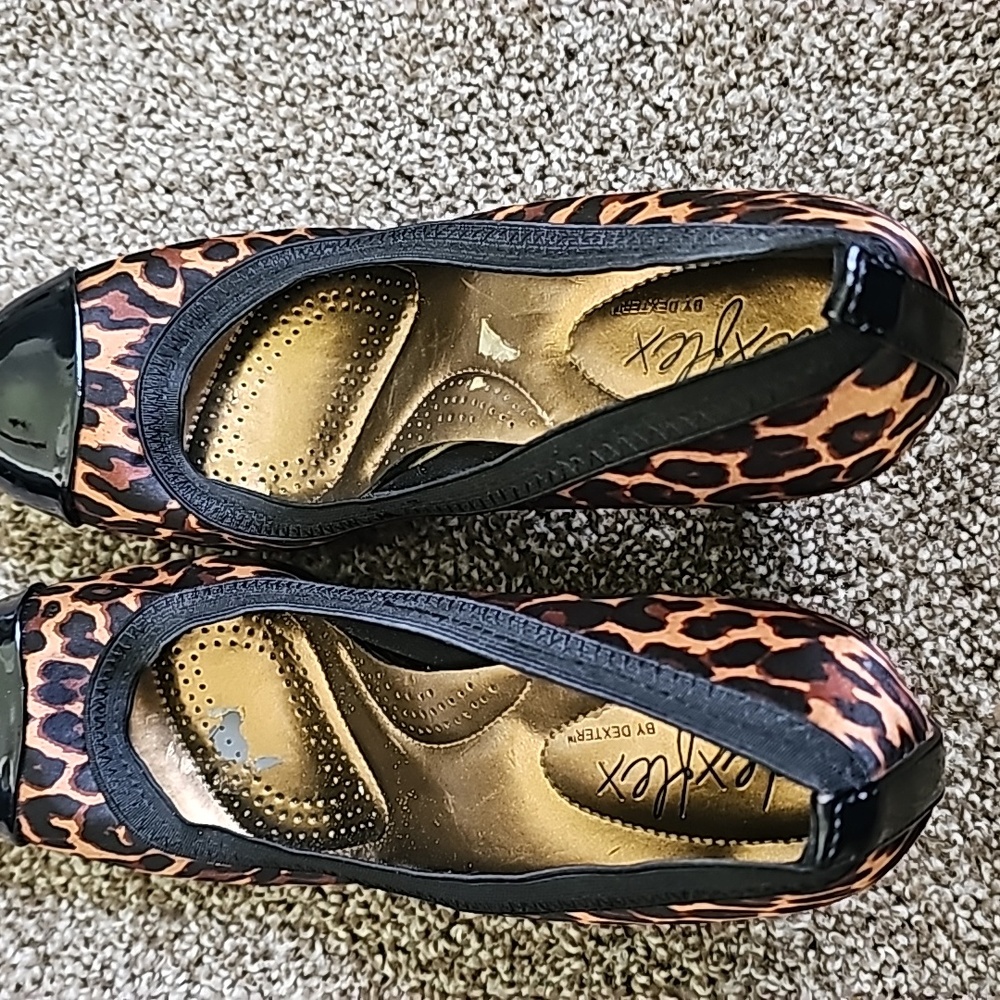 Shoes size 8.5 by Dexter(dexflex)